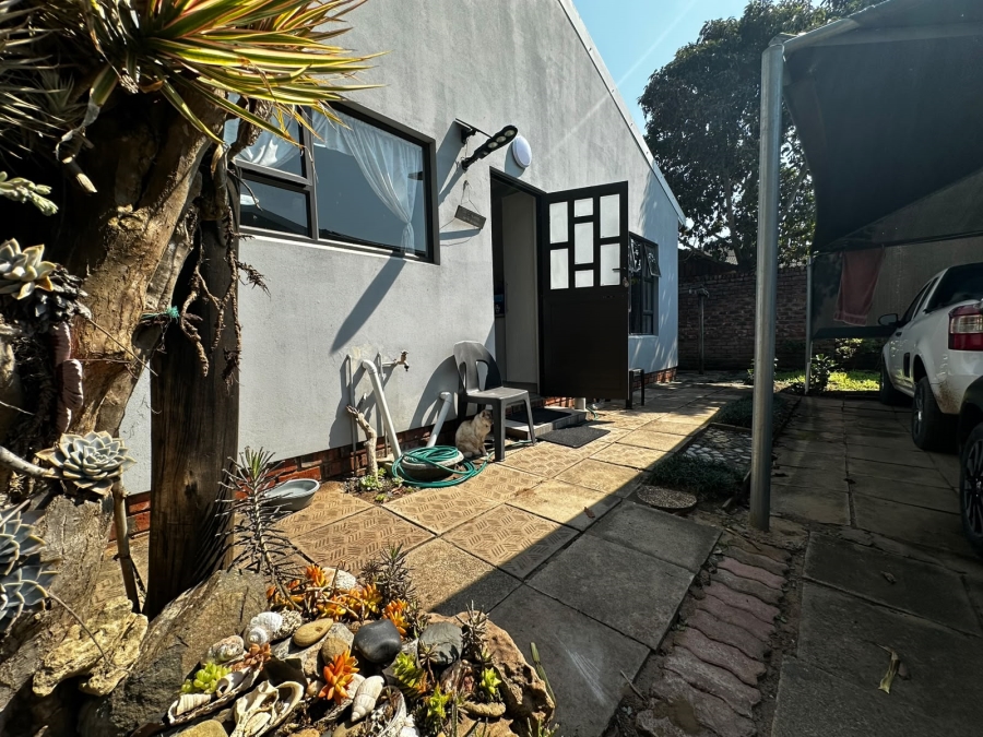 2 Bedroom Property for Sale in Cosy Corner Eastern Cape